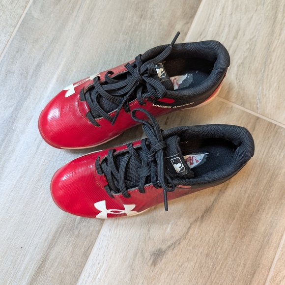 Under Armour Red Boys Baseball Cleats - Picture 6 of 6